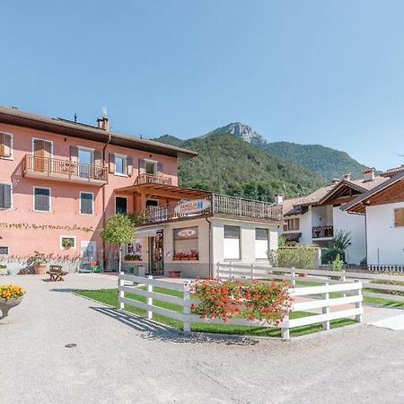 Ledro Lake Suite "Pur" Mezzolago Ngoại thất bức ảnh